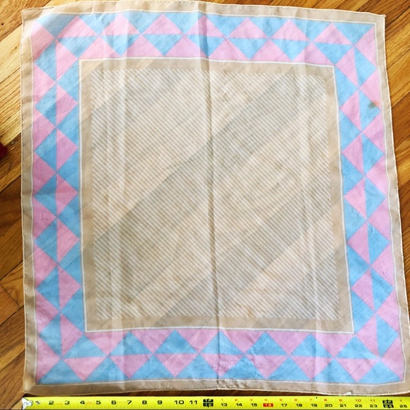 VINTAGE 70s Geo Tan Large Flowy Scarf - Picture 3 of 3